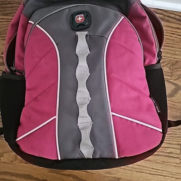 Gently used Swiss Gear Backpack - Picture 5 of 5